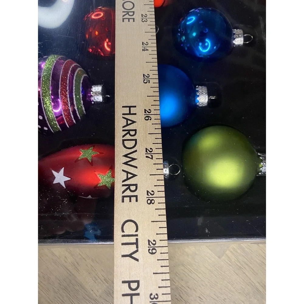 Lot 23 Robert Stanley Glass Christmas Ornaments Home collection vintage-new‎